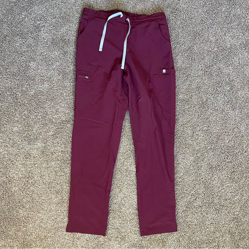 FIGS Yola Fionlite Scrub Pants Burgundy Maroon Women’s Size Medium Hospital Tech